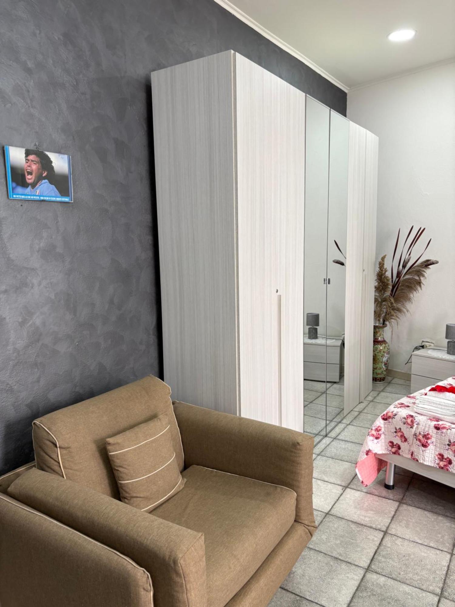 Guest House “Nonna Rossa” Νάπολη Εξωτερικό φωτογραφία